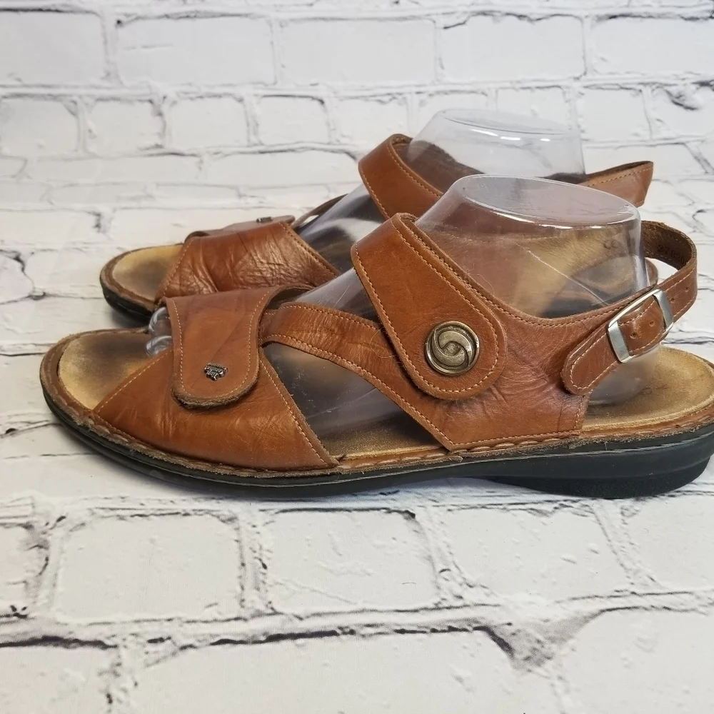 Finn Comfort Gomera brown ankle sandals